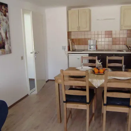 Cafe Vielharmonie Apart-pension Appartement *