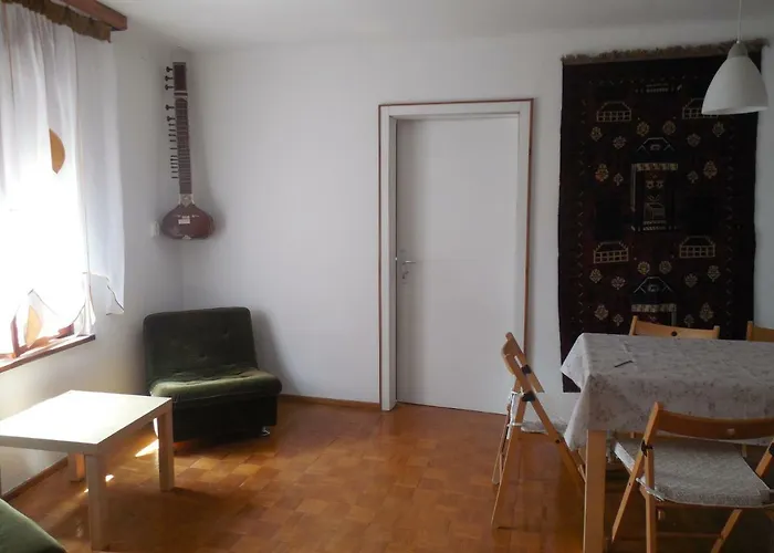 Cafe Vielharmonie Apart-pension شقة